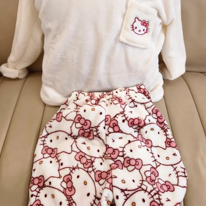 Pyjama Chat en Velours Hello Kitty