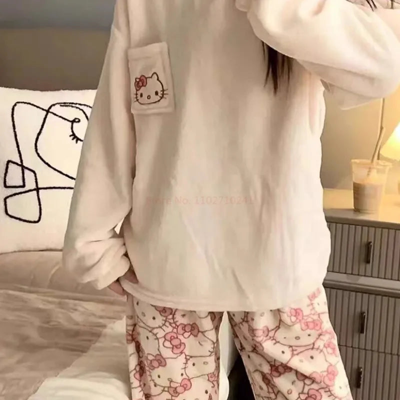 Pyjama Chat en Velours Hello Kitty